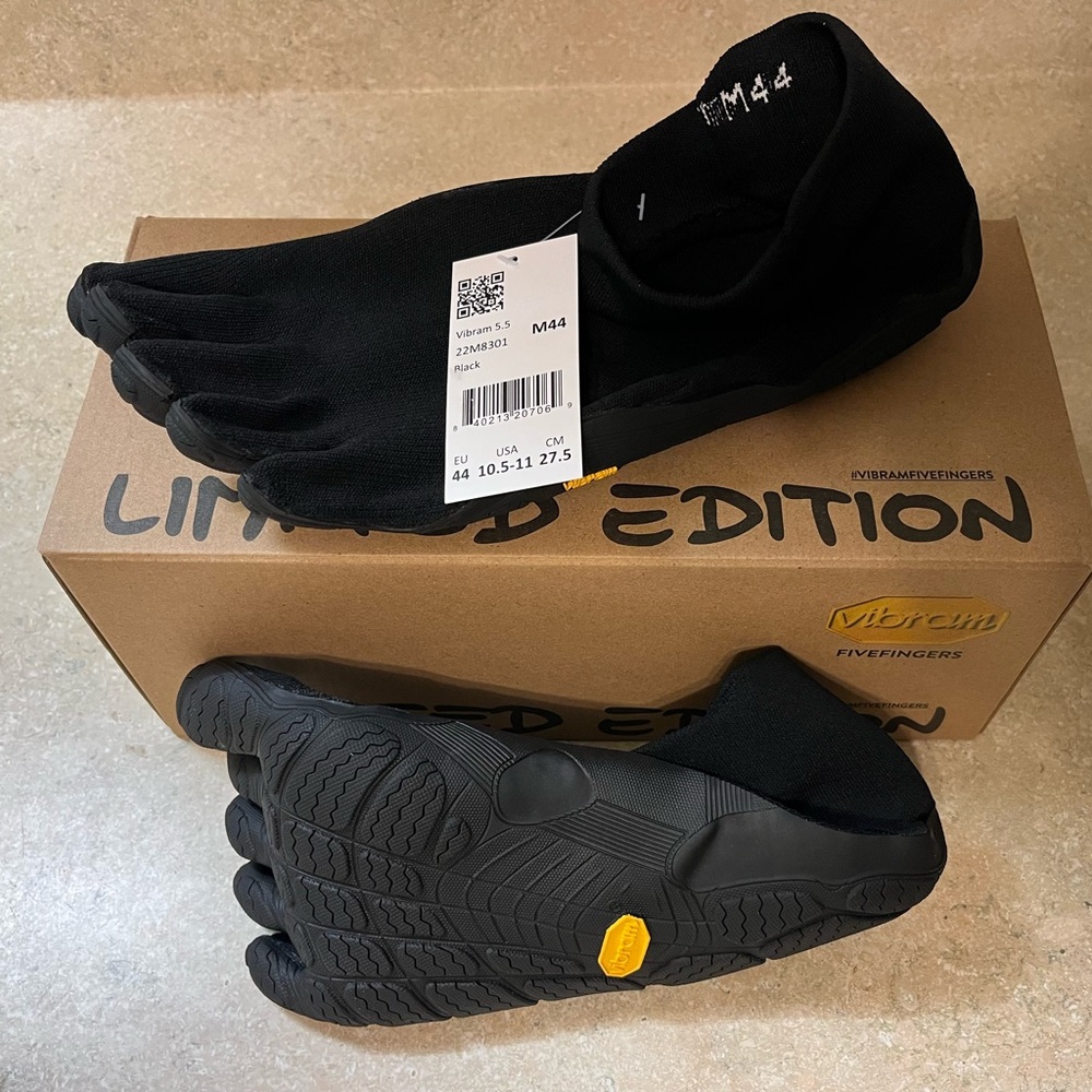 Vibram FiveFingers Black Footwear Box